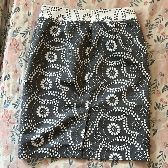 Banana Republic Pencil Skirt size 2 - Picture 6 of 12